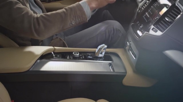 Volvo XC90 沃尔沃 《分裂篇》