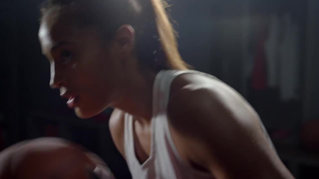 Nike耐克 《Come out of nowhere Skylar Diggins》